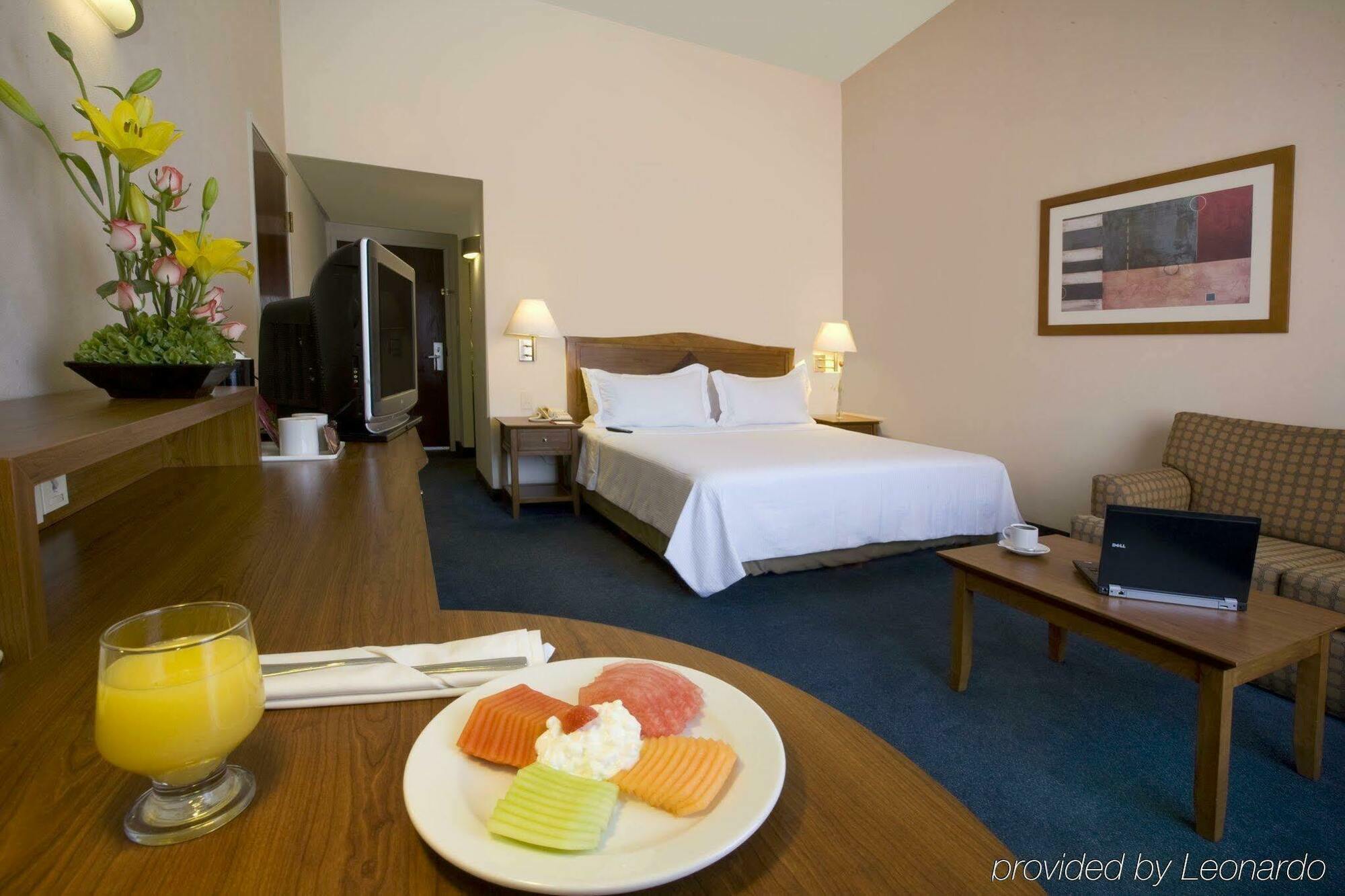 Memora Hotel Celaya  Dış mekan fotoğraf
